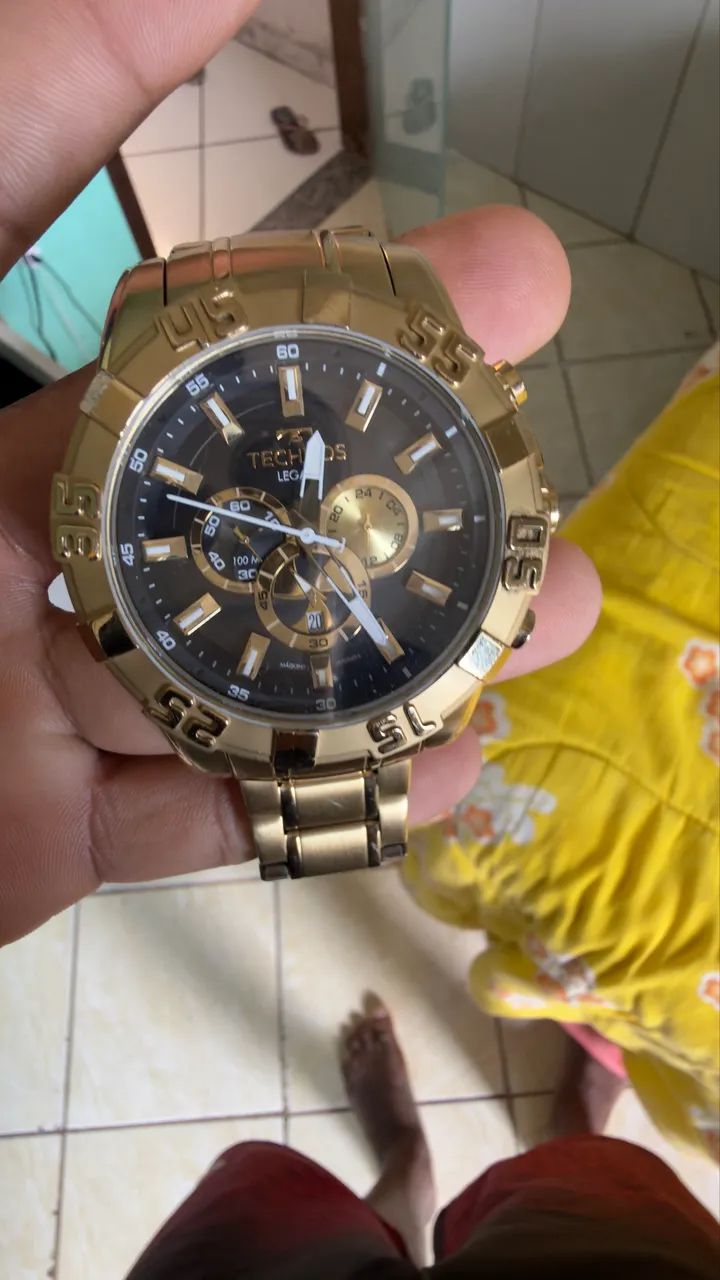 Vende-se relógio 