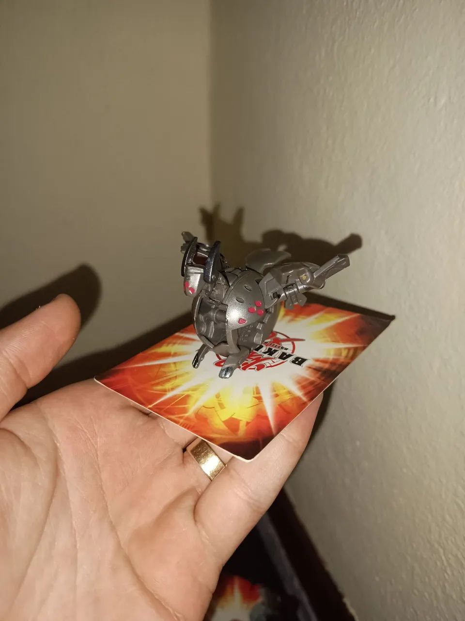 BAKUGAN FOXBAT + BAKUGAN MISTERIOSO (BRINDE)
