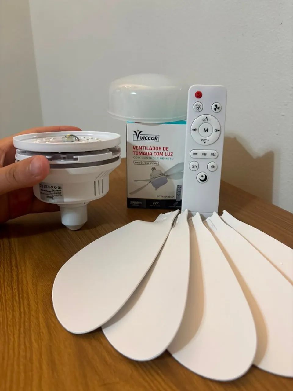 Ventilador de tomada com lâmpada e controle remoto - Foto 5