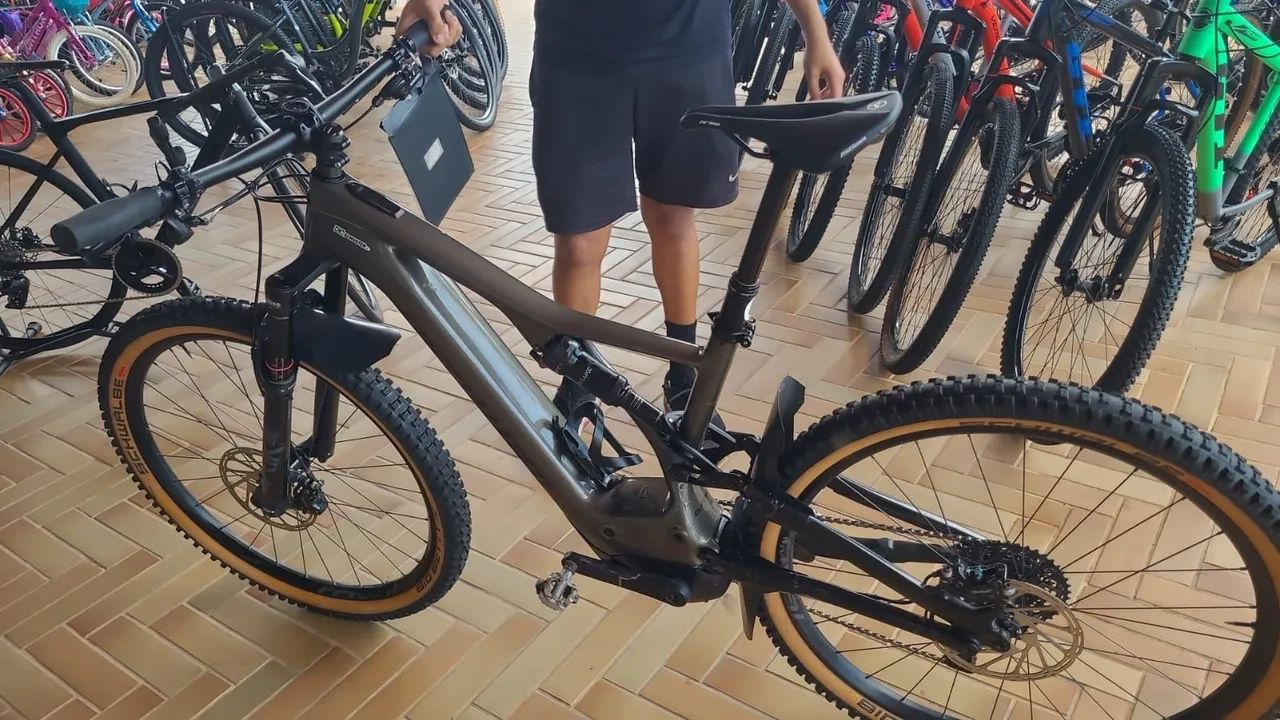 Bicicleta eletrica Specialized Turbo Levo 