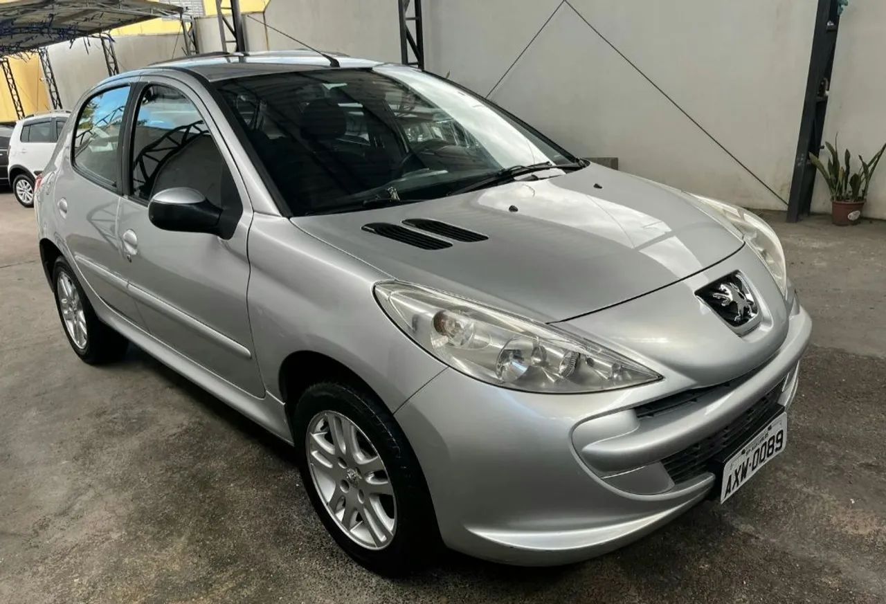 Peugeot 207 207 Active 1.4 Flex 8V 5p 2014