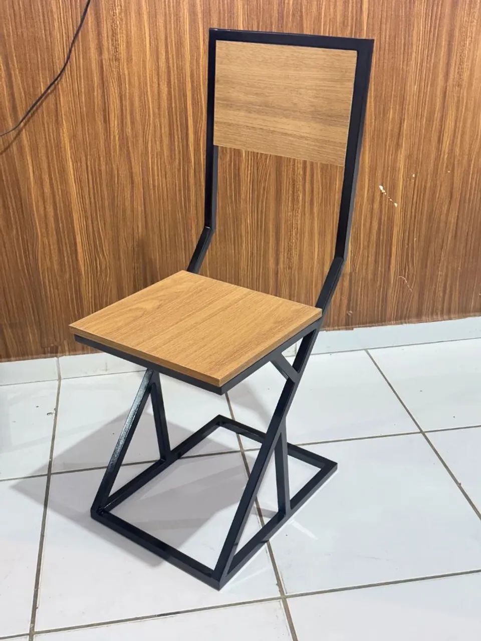 Cadeira de Metalon estilo industrial. - Foto 2