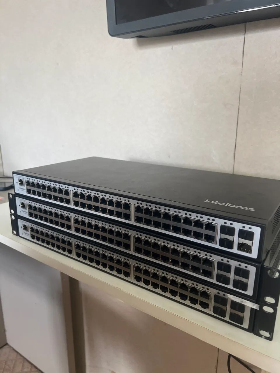 Switch Intelbras 48 portas (03 unidades ) SG5204 MR L2+