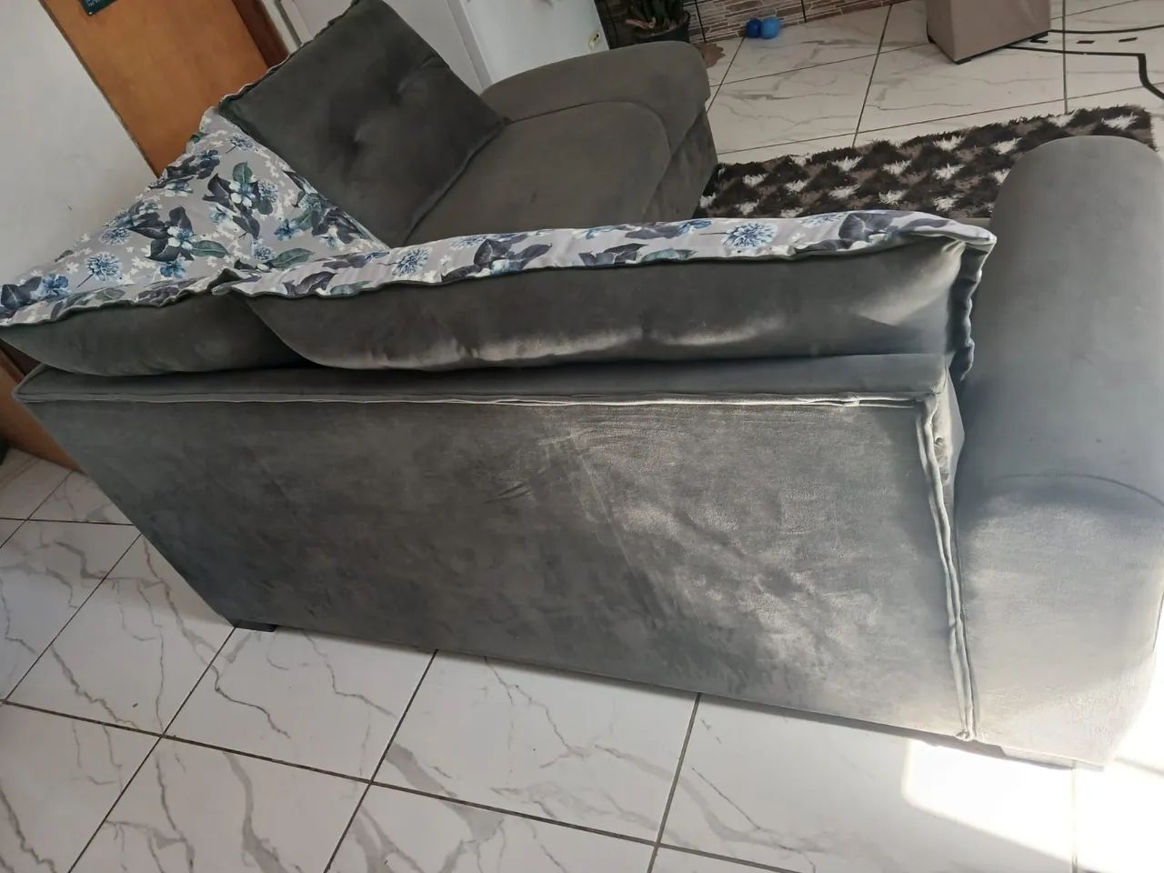 Sofá em L com almofadas dupla face. - Foto 4