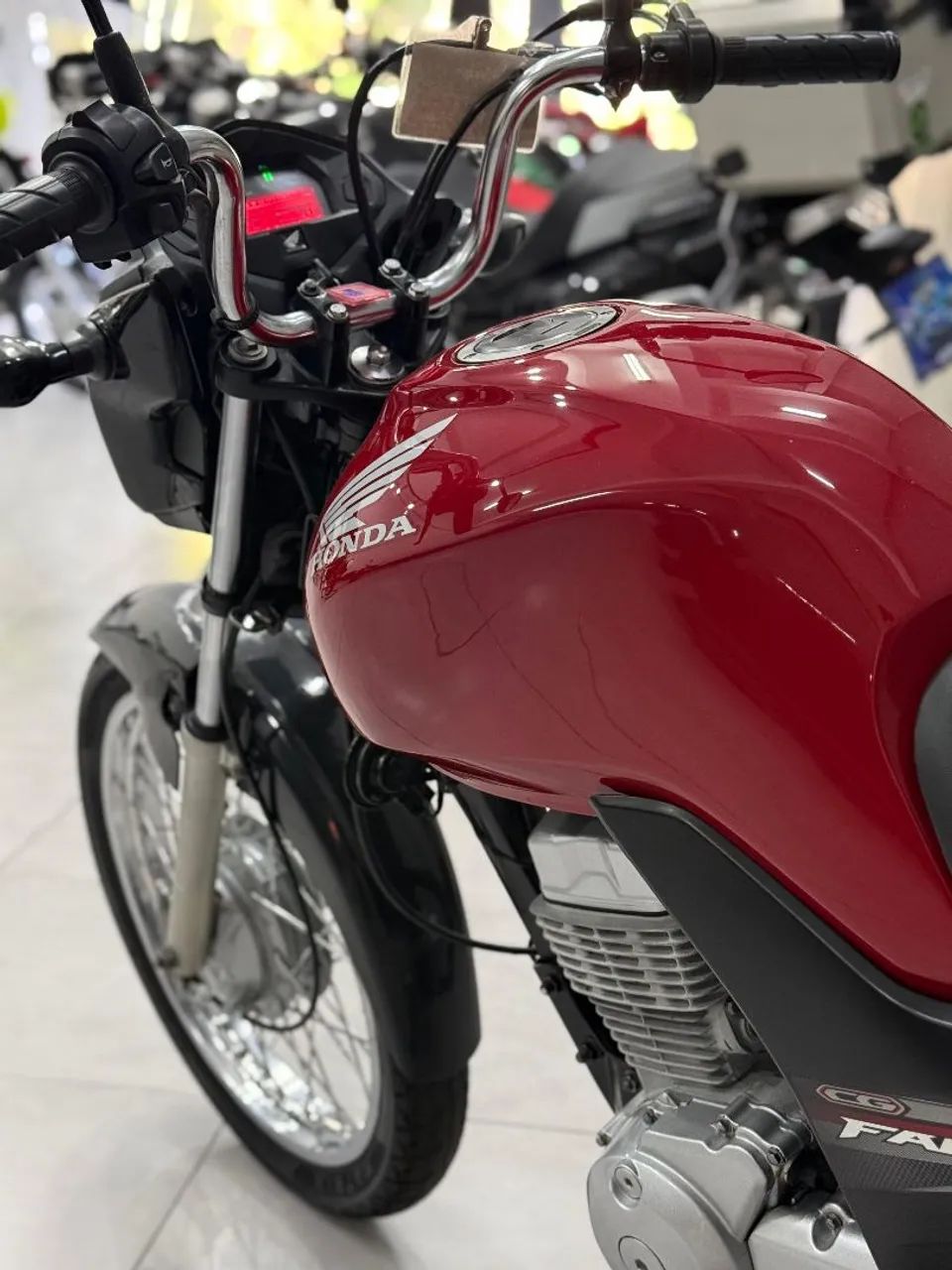 CG 125i Fan Ano 2018 conservada  - Foto 6