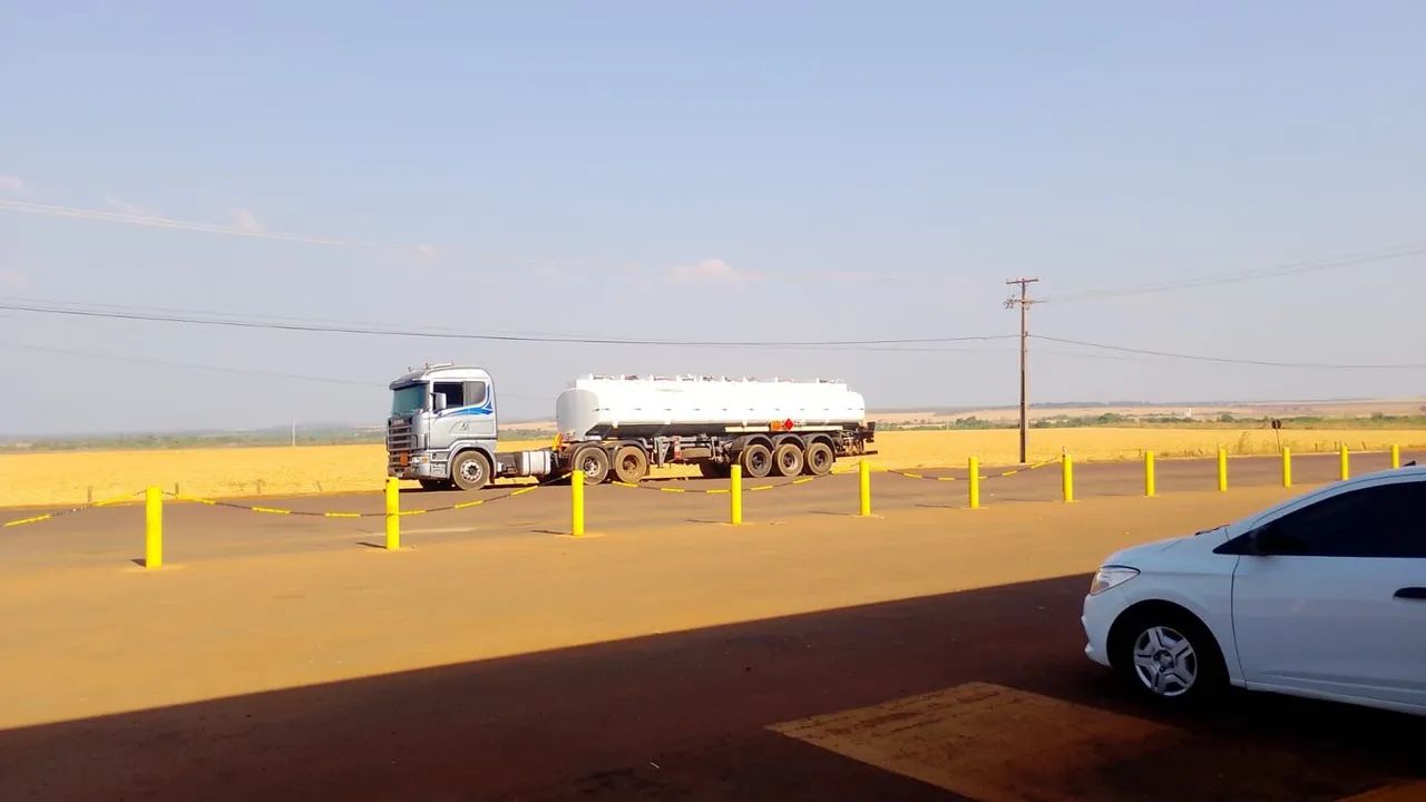 Caminhão com carreta tanque  - Foto 3
