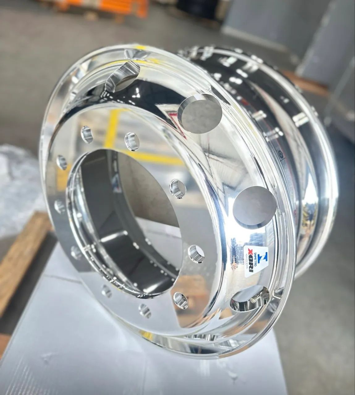 Roda de alumínio XBRI