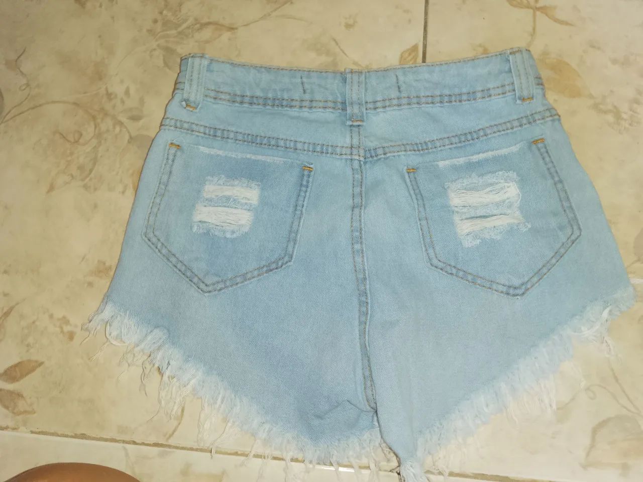SHORT NUNCA USADO TAMANHO 34 - Foto 3