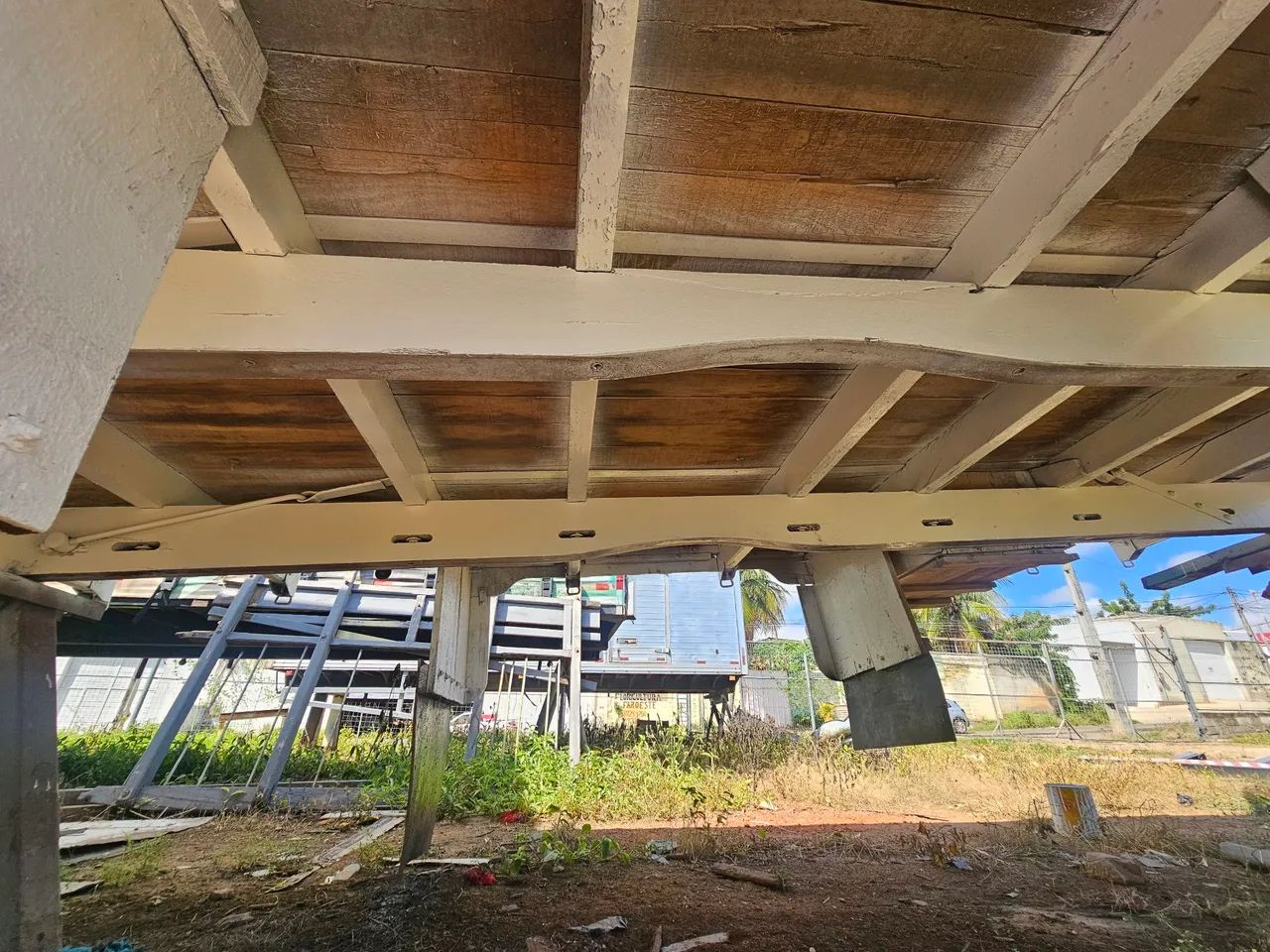 Carroceria 4,50m extra com borrachão  - Foto 4