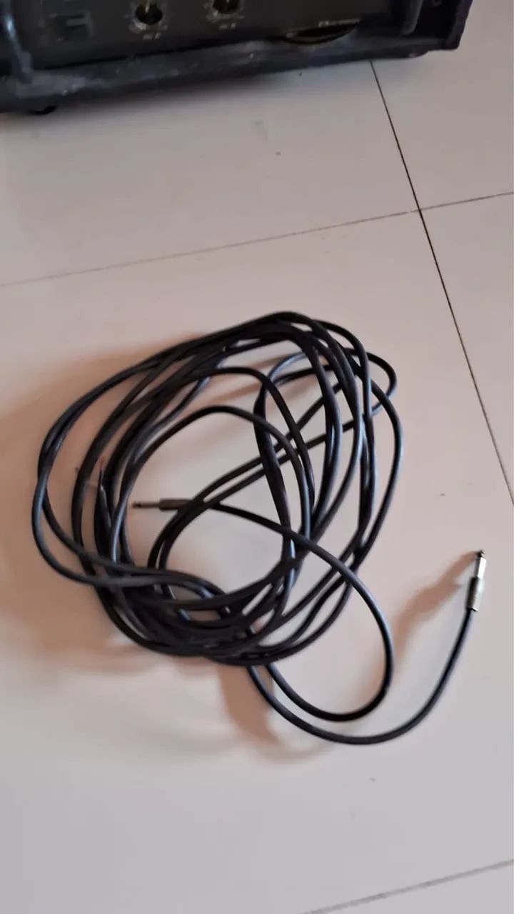 Mesa e caixas de som - Foto 5