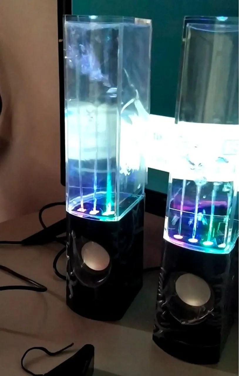 Caixa de Som para PC Cristal Líquido