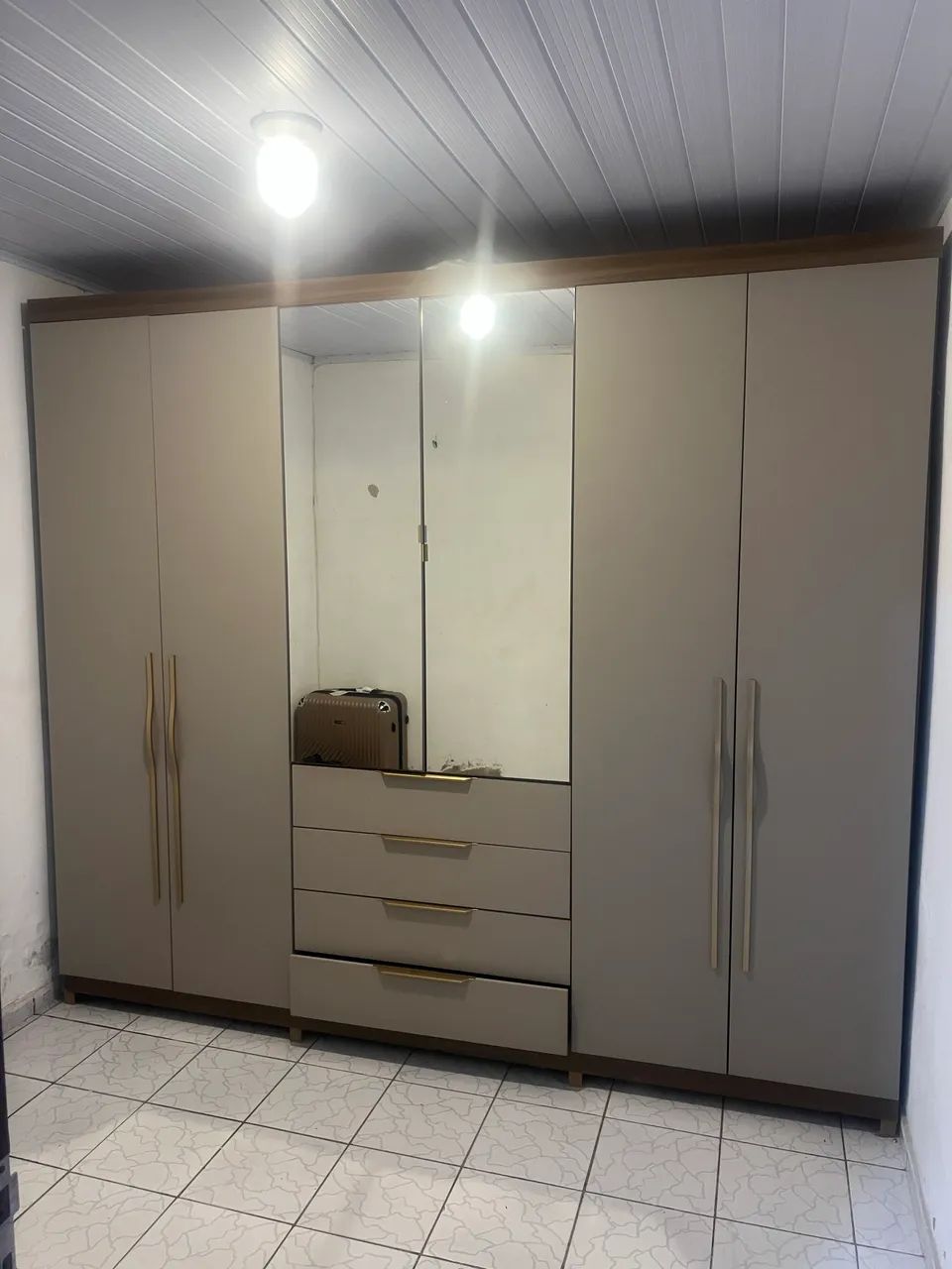 Guarda roupa semi novo  - Foto 2