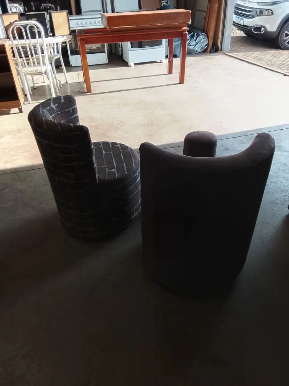 Conjunto de duas poltronas mais puff ENTREGA dentro de Uberlândia MG  - Foto 5