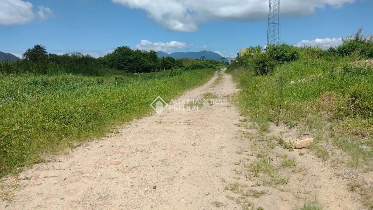 Terreno com 360m2 à venda no bairro Carianos - Florianópolis. - Foto 4