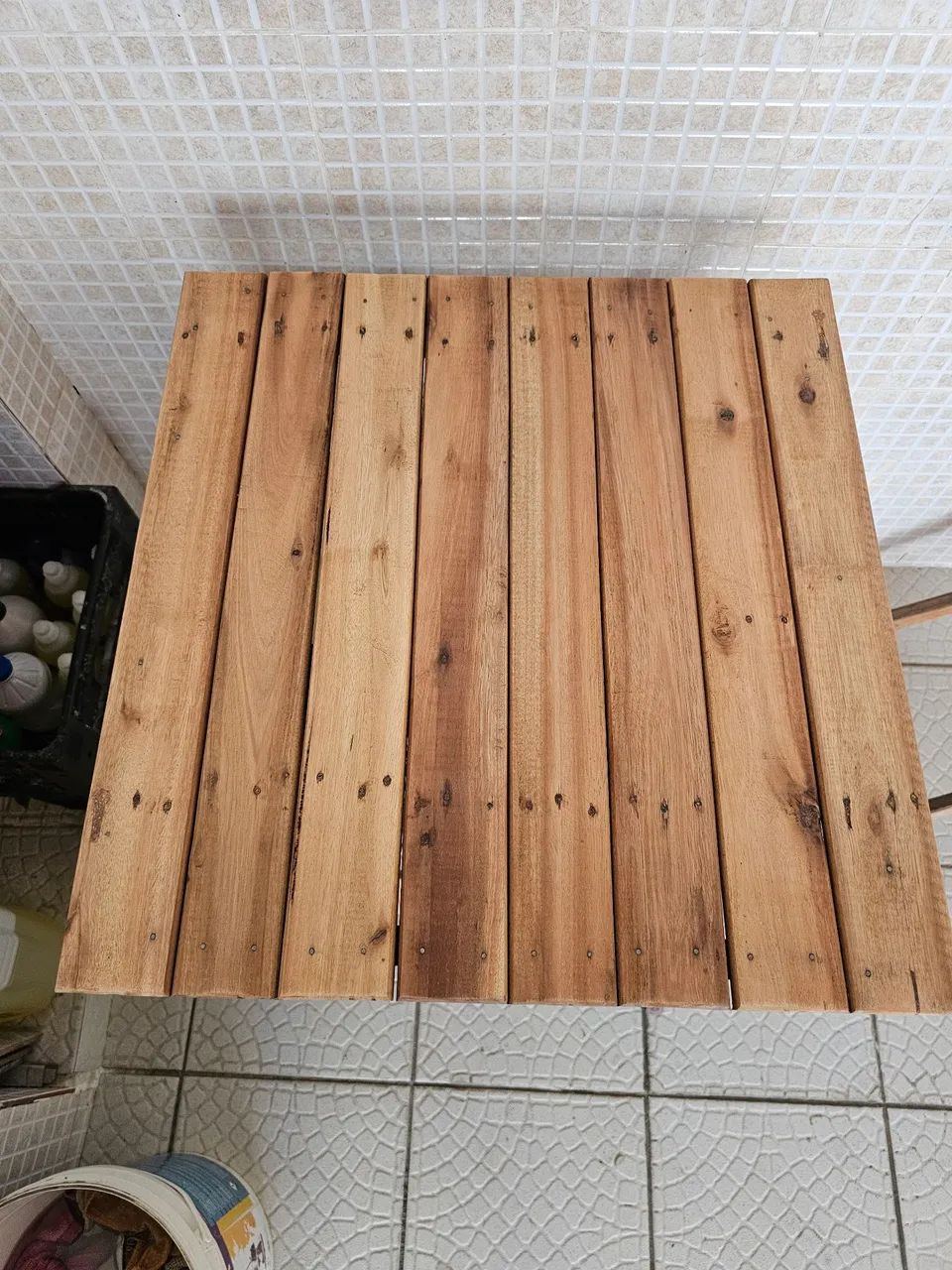 Mesa dobrável de madeira 60x60 - Foto 4