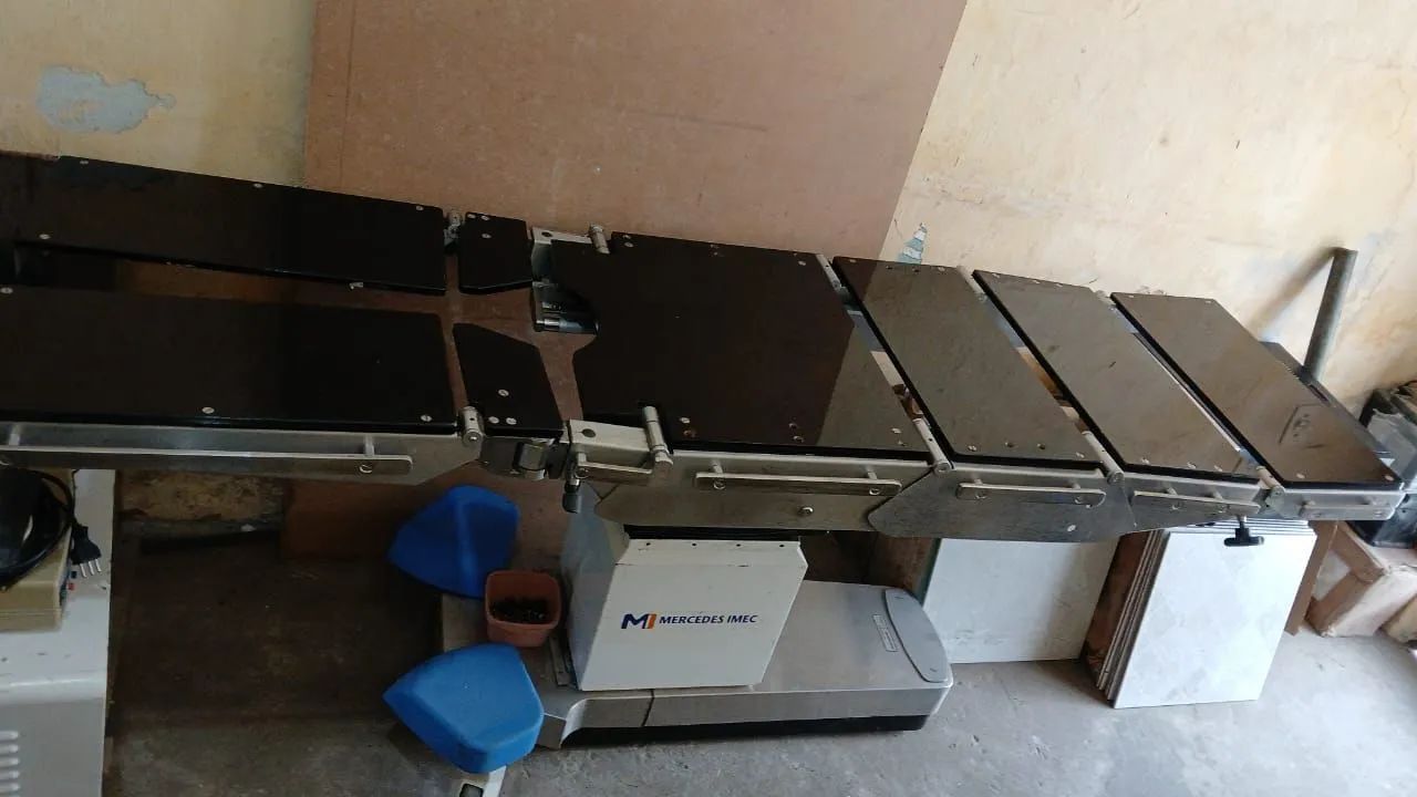 Mesa Cirurgica eletrica e manual