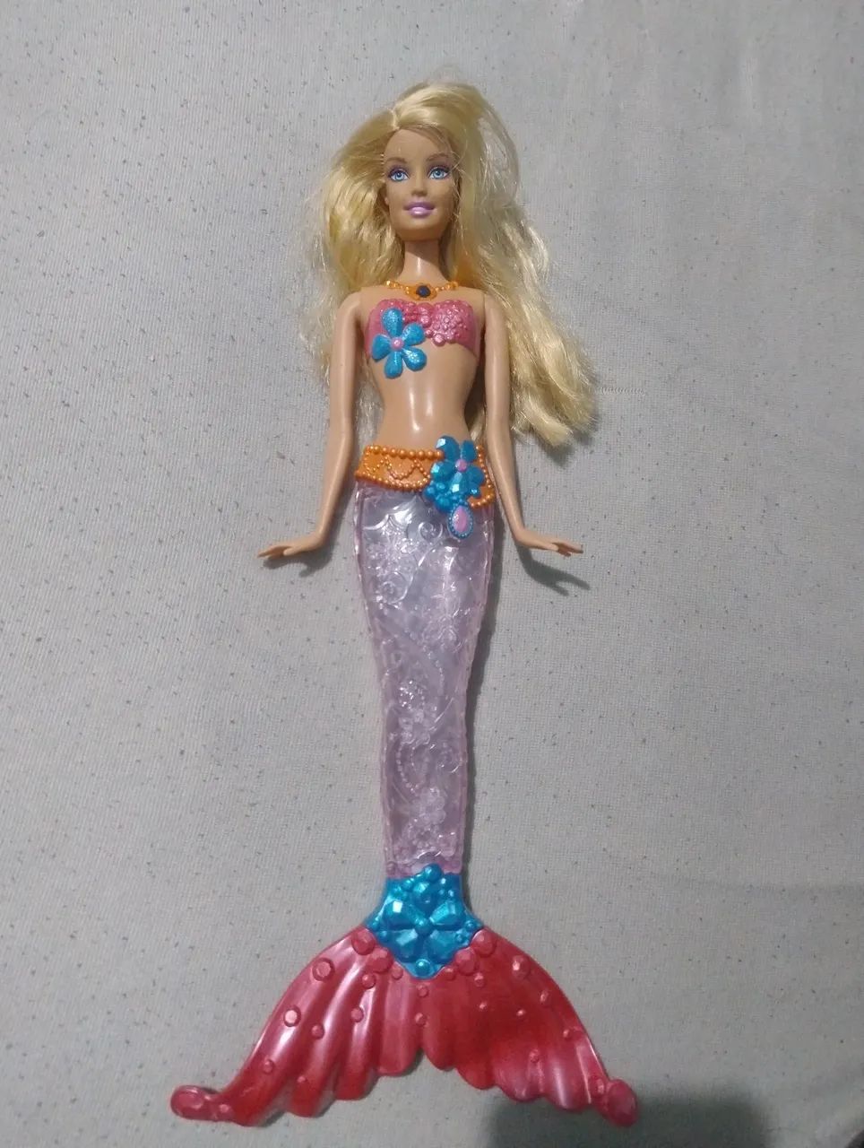 Boneca Barbie Sereia Luz e Brilho