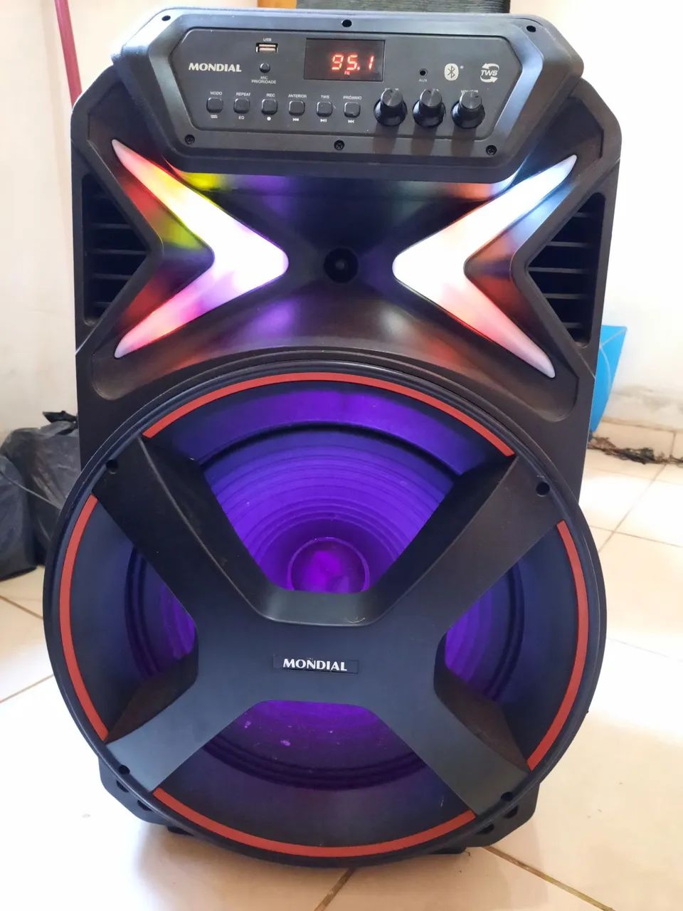 Caixa de som amplificada Mondial CM700