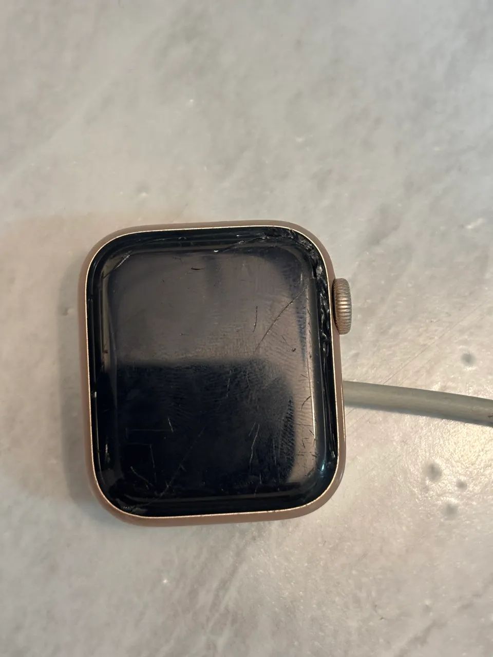 Apple Watch 5 com defeito