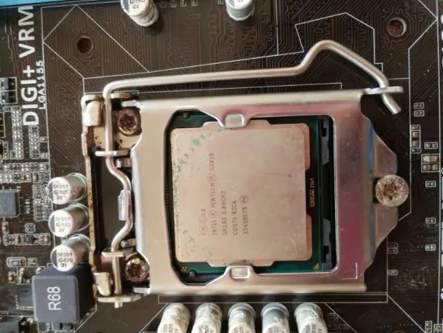 Placa mãe COM DEFEITO, mas esquenta  - Foto 3