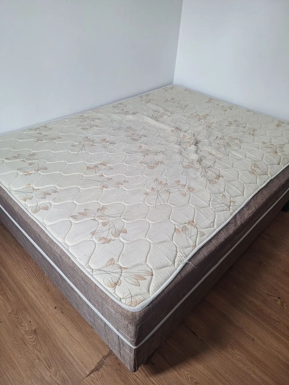 Vendo Cama Box Casal