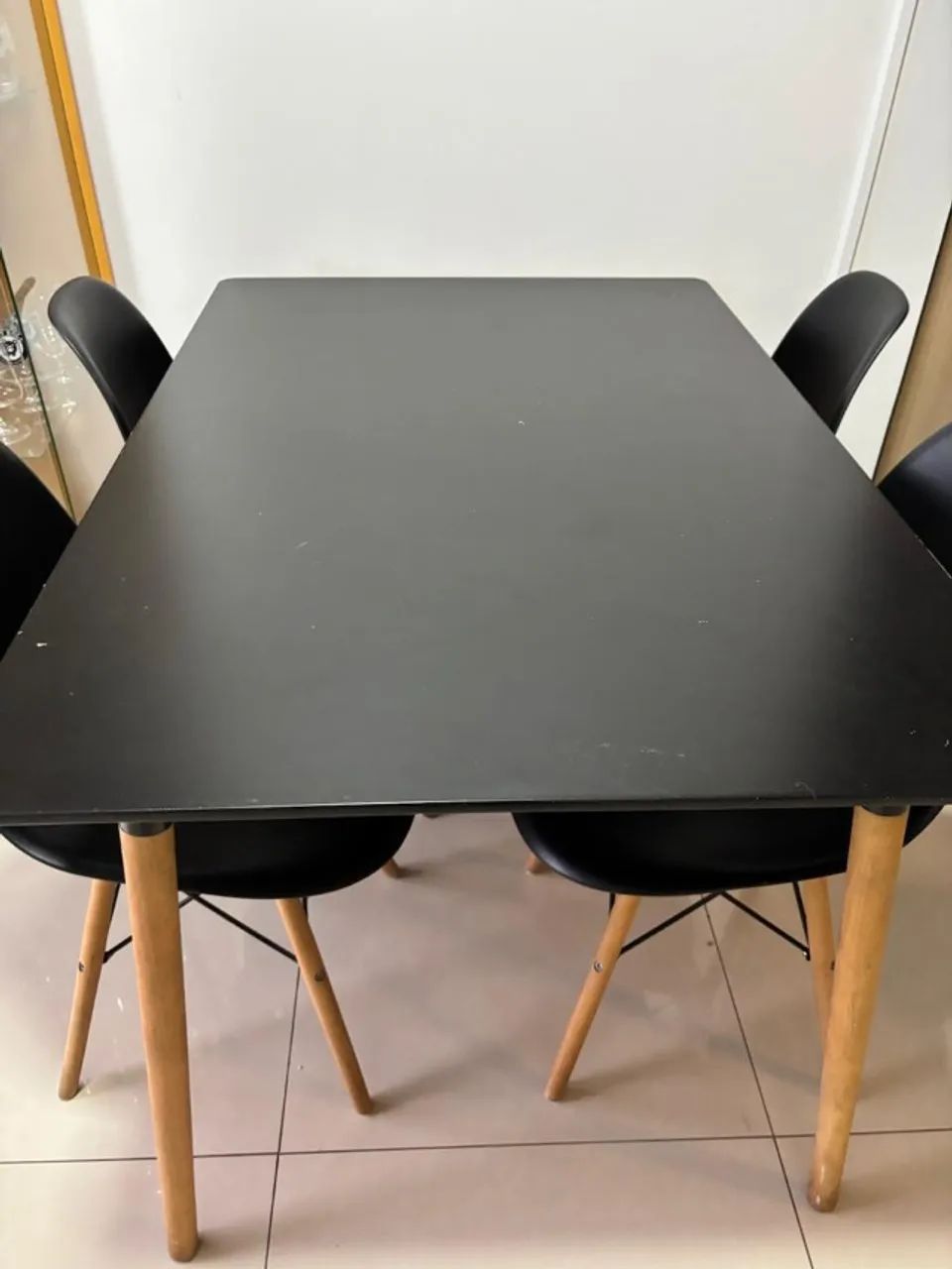 Mesa de jantar retangular preta