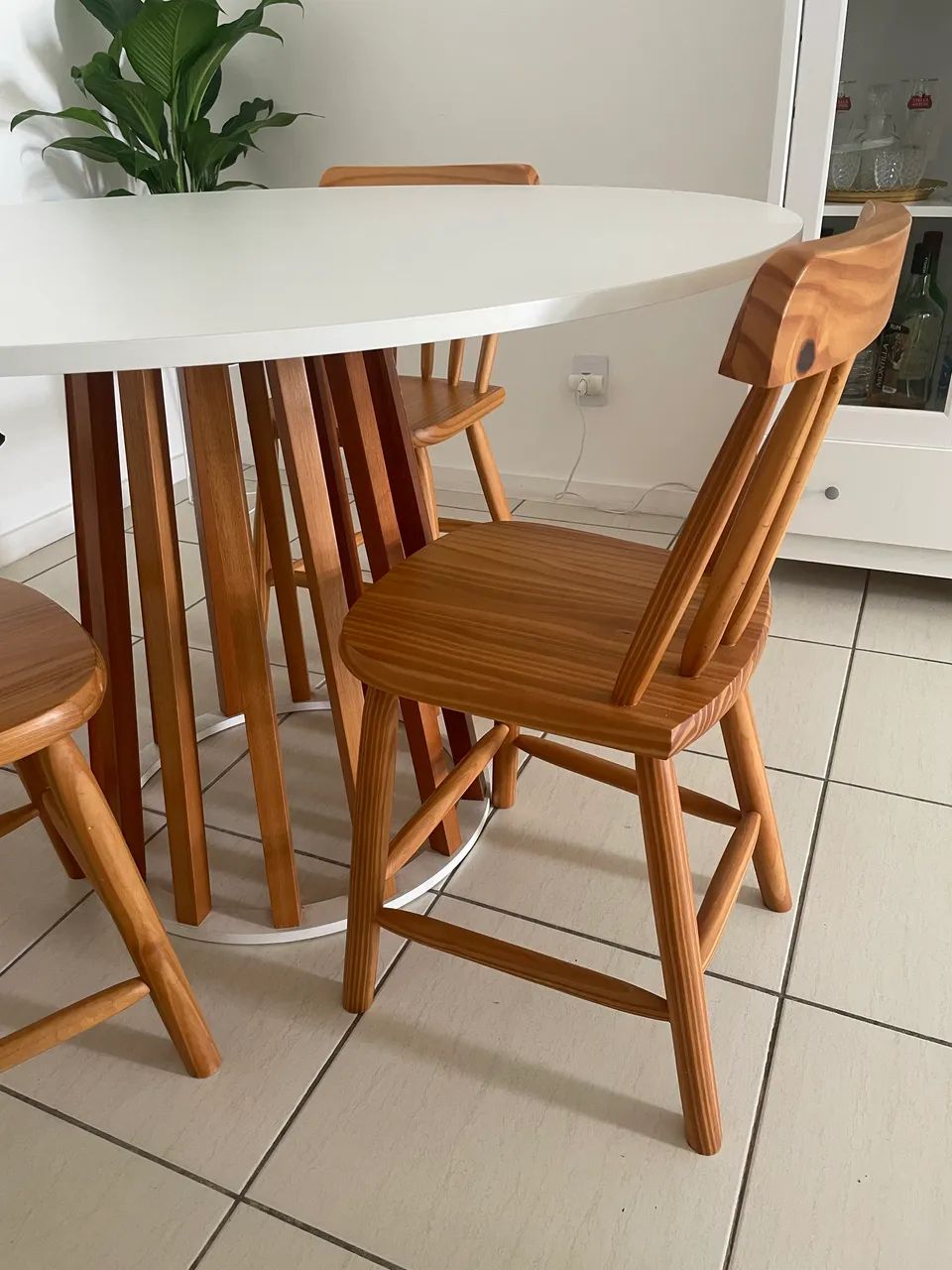 Jogo de mesa de jantar com 4 cadeiras  - Foto 4