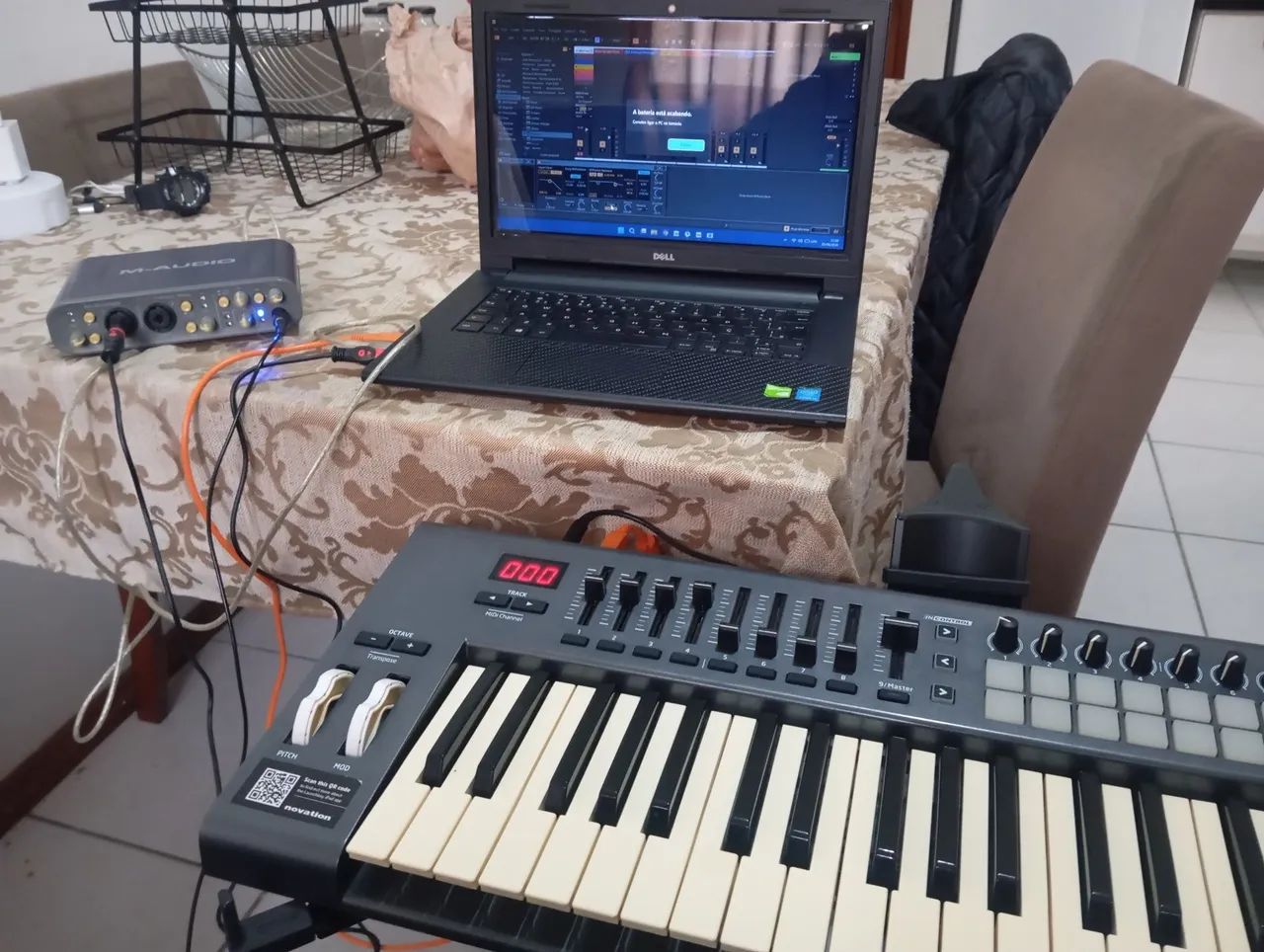 Controlador Midi Launchkey MK2 49 Novation  - Foto 4