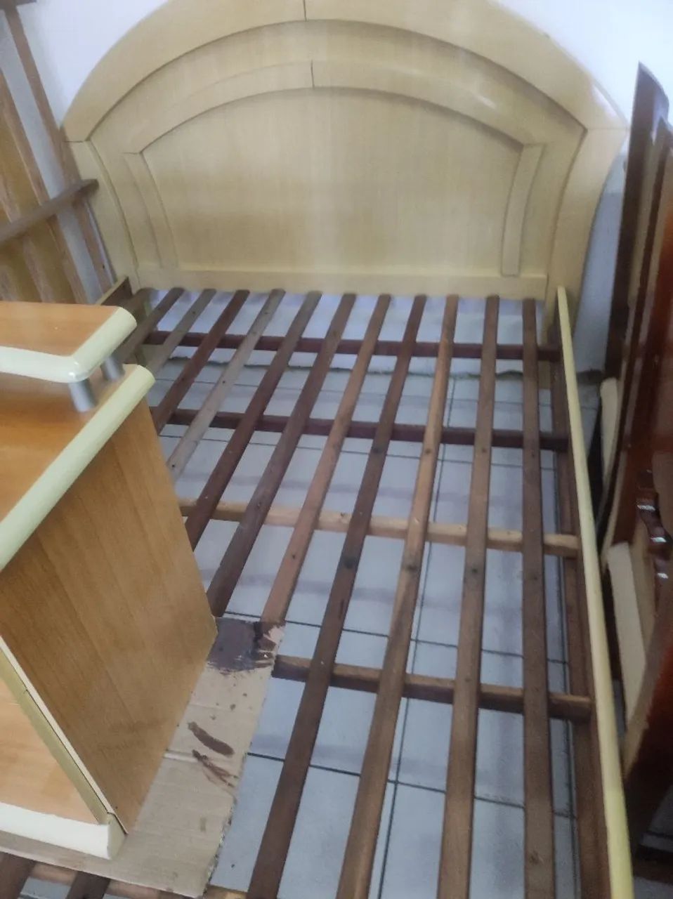 CAMA CASAL MOVELAR C/ UMA MESA DE CABECEIRA. - Foto 3