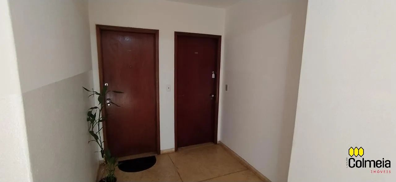 IMÓVEL BEM LOCALIZADO E COM ARMÁRIOS - Foto 3