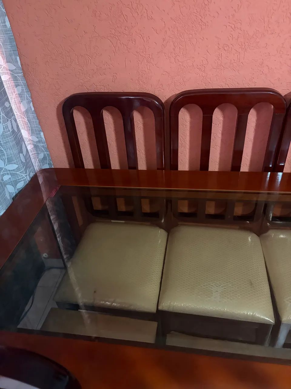 Mesa de madeira + vidro com 6 cadeiras - Foto 3