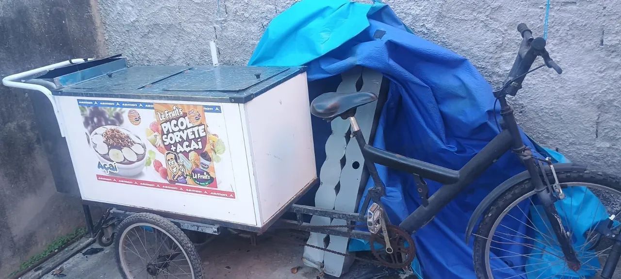 Vendo carroça de açaí, sorvete etc..