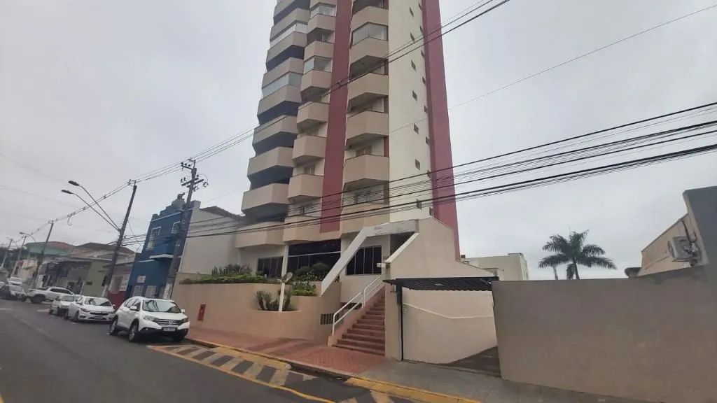 Apartamento com 3 dormitórios à venda no centro