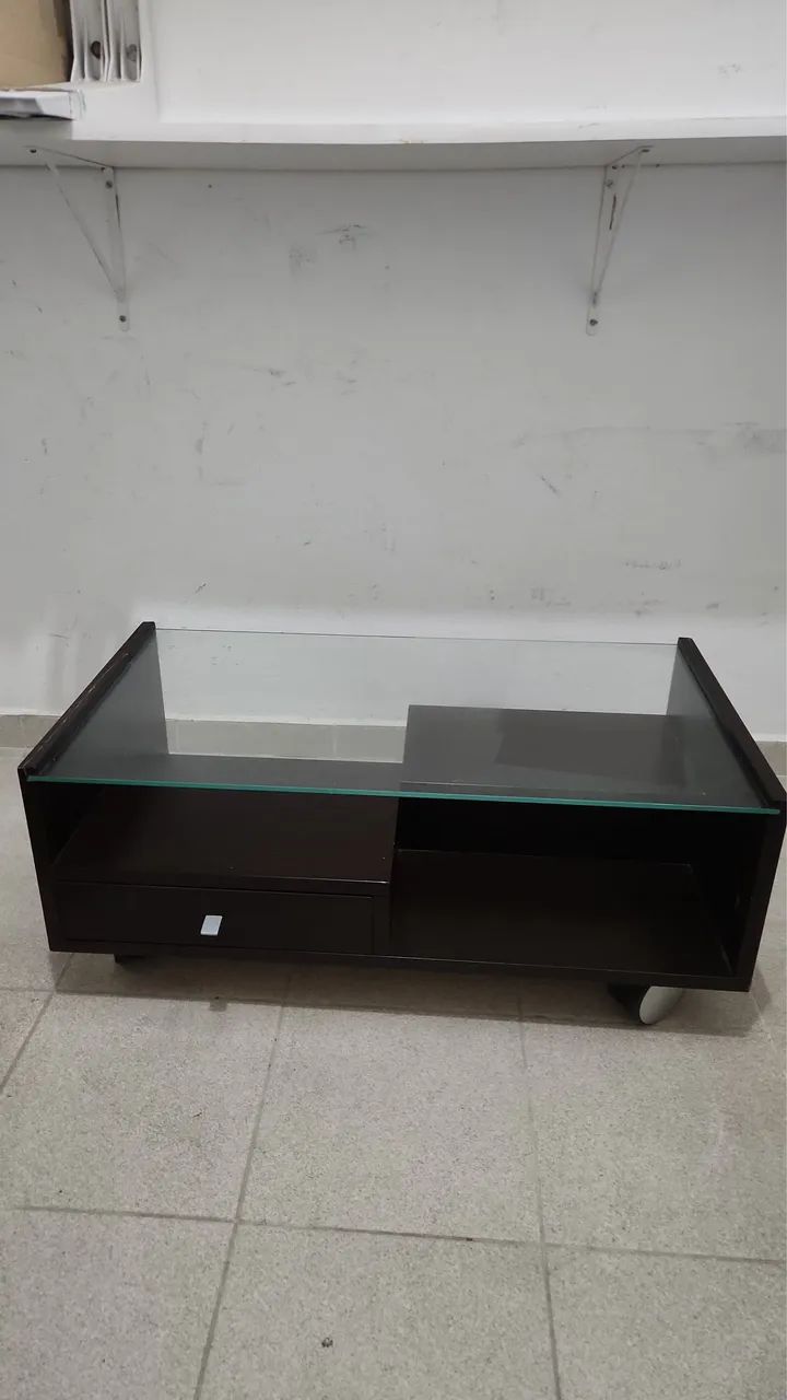 Mesa de Centro em Madeira com Tampo de Vidro e 2 Gavetas - Foto 4