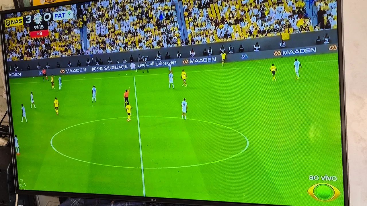 Tv 55" polegadas lg funcionando perfeitamente só colocar tv box e vira Smart. 
