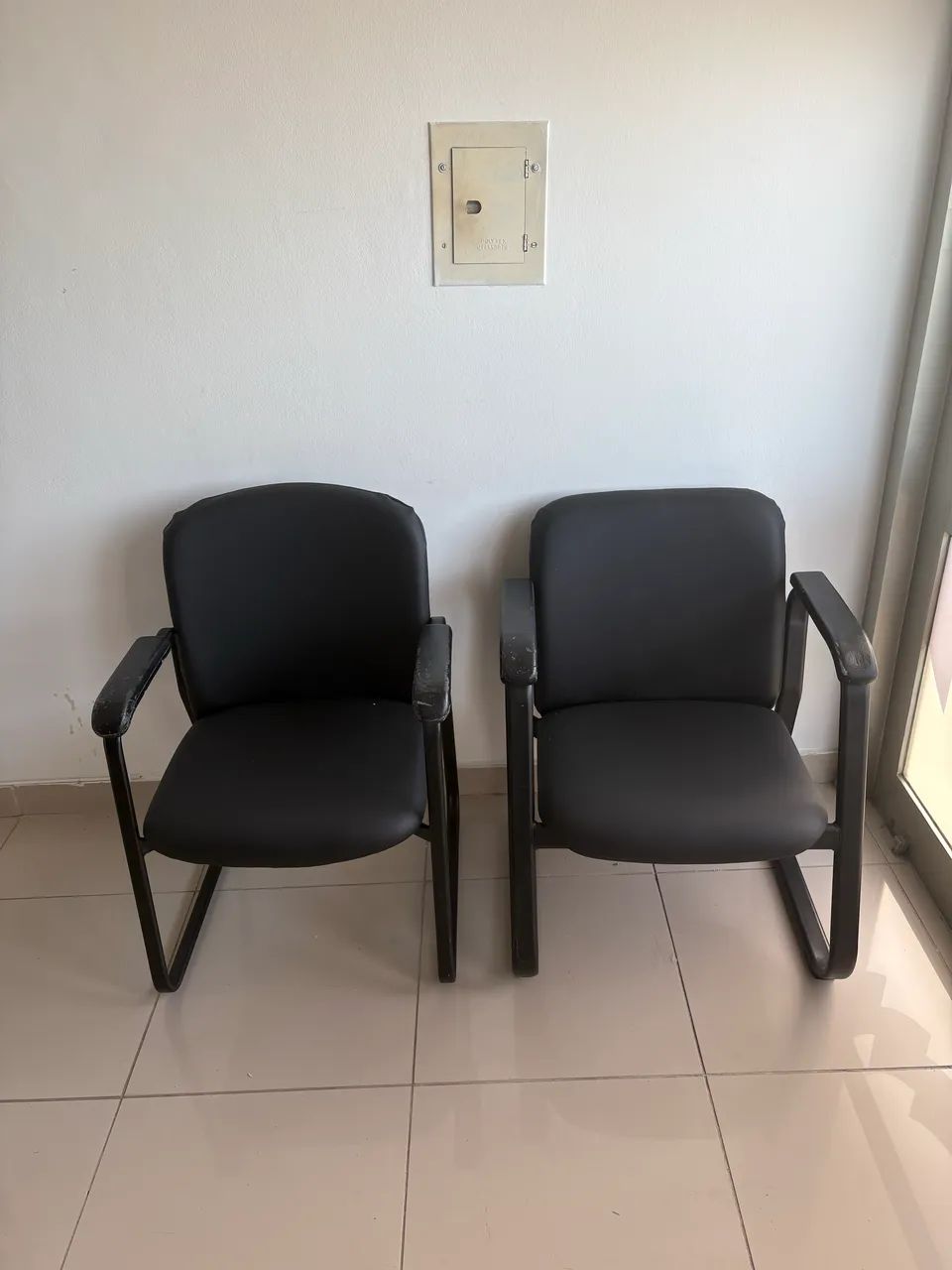 Cadeira Escritorio Sem Rodinha - Foto 3
