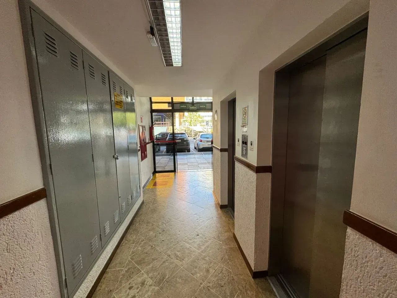 ALUGA-SE SALA COMERCIAL  ED. JAMEL CECÍLIO | SETOR COMERCIAL SUL  QUADRA 03 - Foto 3