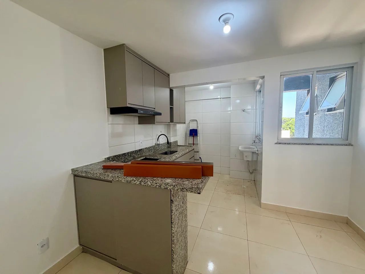 Alugo apartamento de 2 quartos, suite e varanda  - Foto 2