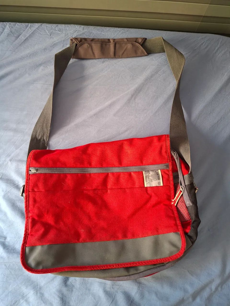 Bolsa de ombro vermelha