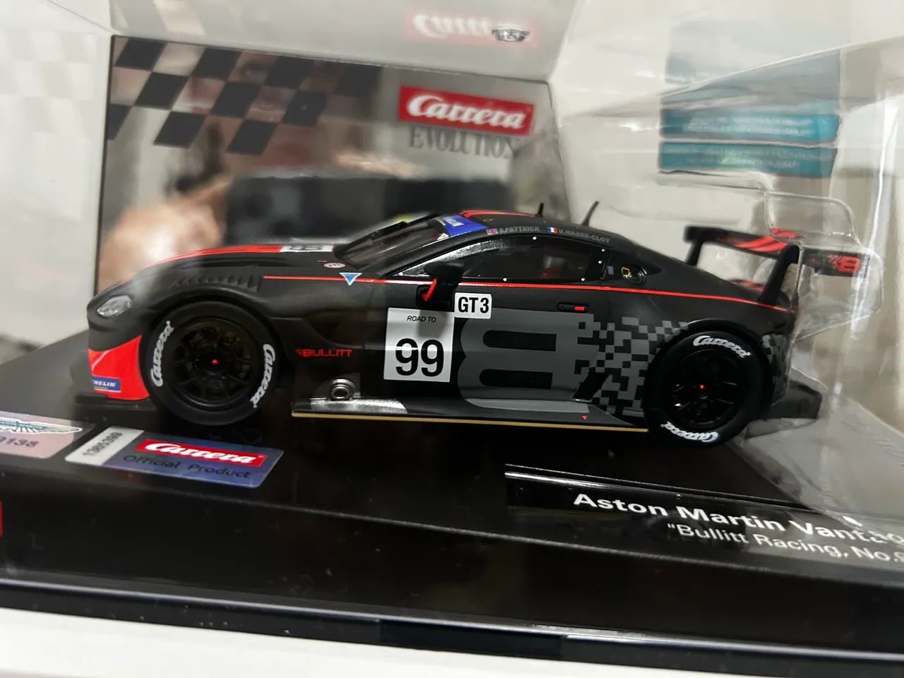  Carrinho Autorama Carrera Aston-Martin Vantage GT3 Bullitt 1:32 Scale Evolution  - Foto 5