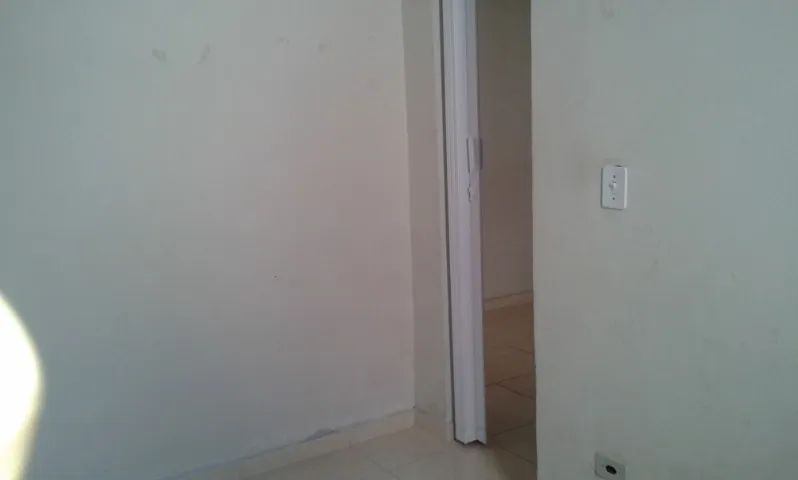 VENDO CASA COM 02 QUARTOS - Foto 3