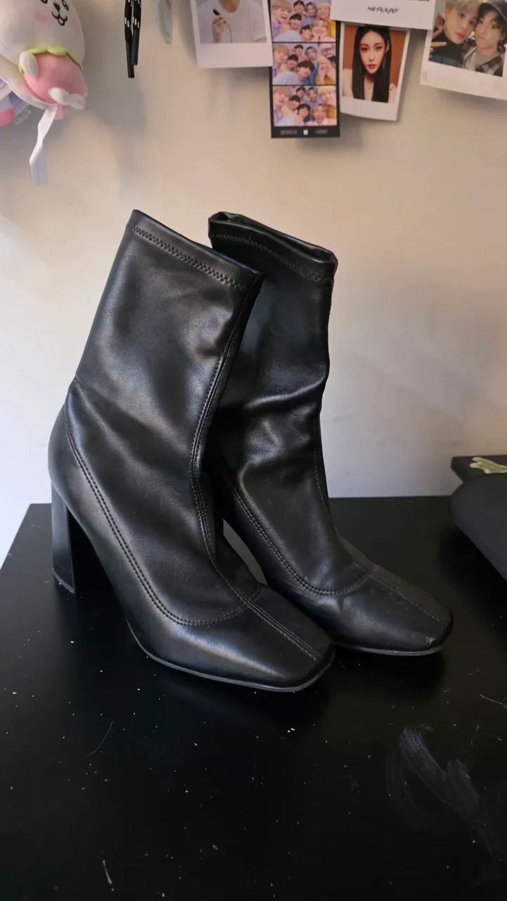 Bota de salto preta TAM 36
