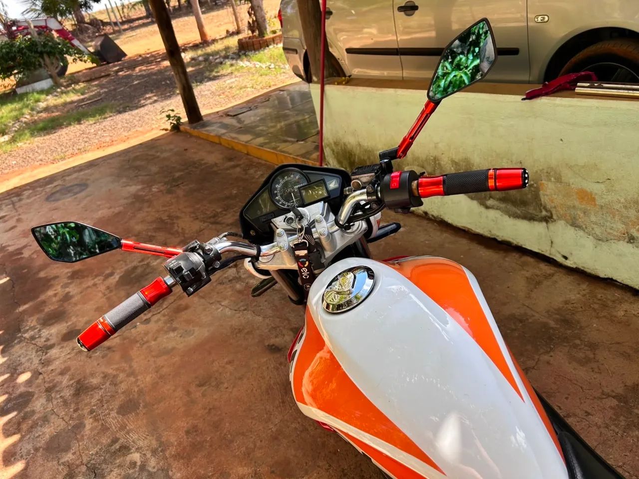 Vendo CB 300 só transferir! - Foto 2