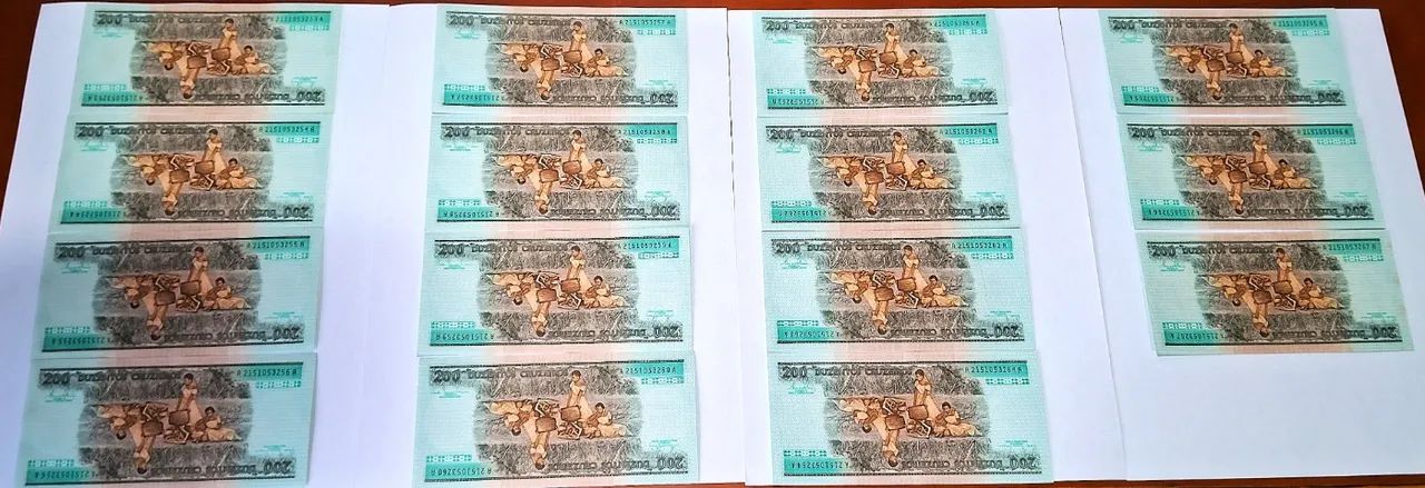 Coleção Rara- 15 notas em sequencia numerica de 200 Reais - Foto 2