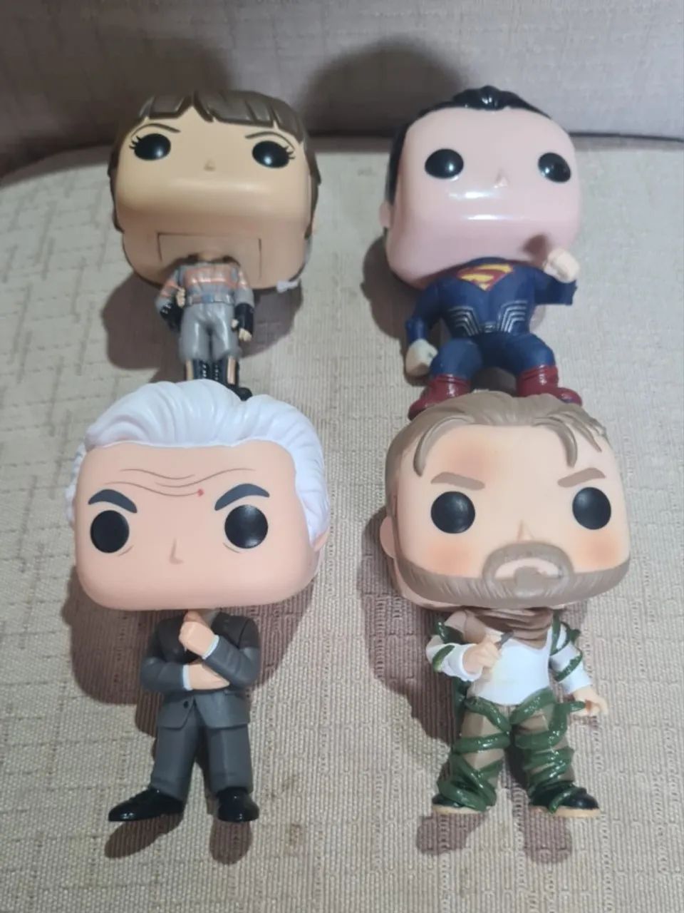 lote 4 bonecos Funko Pop Original - Superman,  Stranger Things, Ghostbusters - Loose - Foto 3