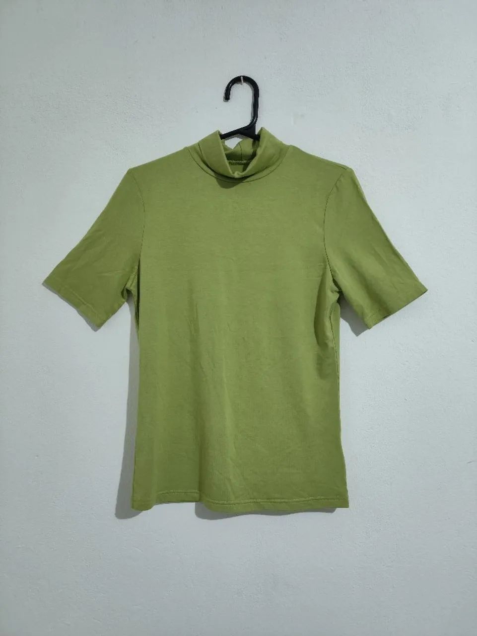 blusa verde oliva gola alta casual elegante moderna - Foto 3