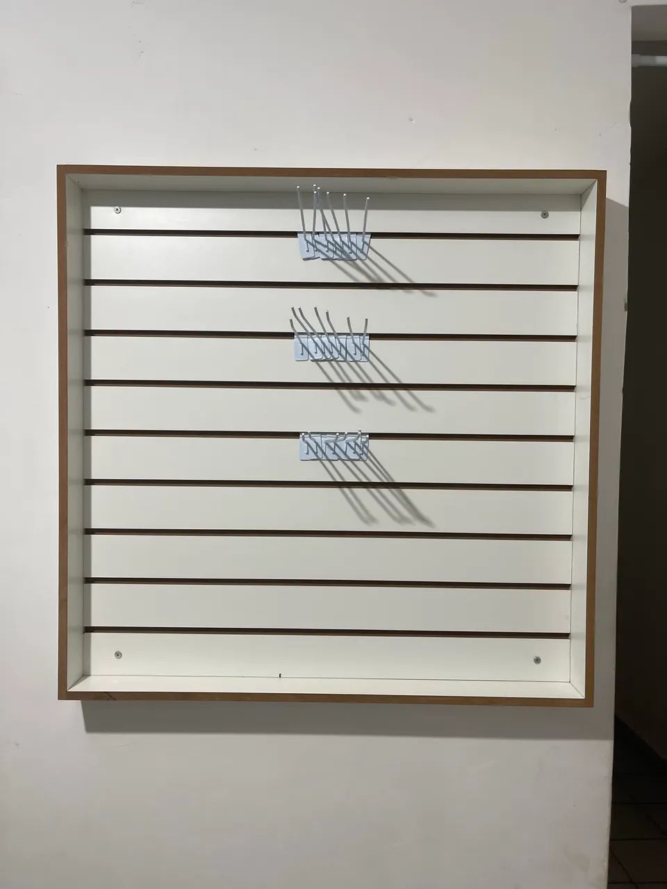 Painel Expositor Canaletado MDF Branco