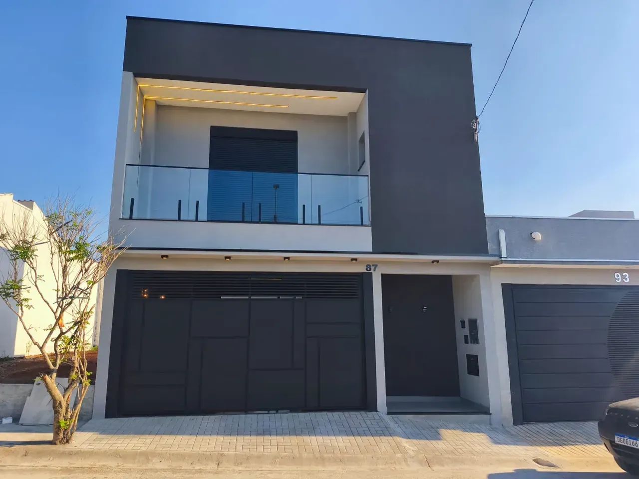 Sobrado Moderno e Completo com Piscina Aquecida  Pronto para Morar e Financiar!