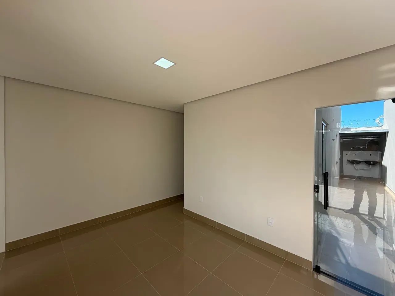 AFM - Casa de 3 quartos com Documento Grátis! - Foto 3