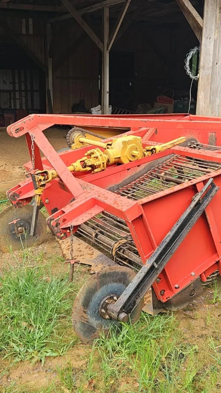 Arrancadeira de esteira para batata